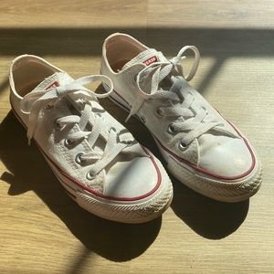 White Low top Converse